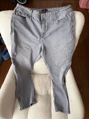 Women’s Light Gray Stretch Jeans - Comfortable Everyday Fit